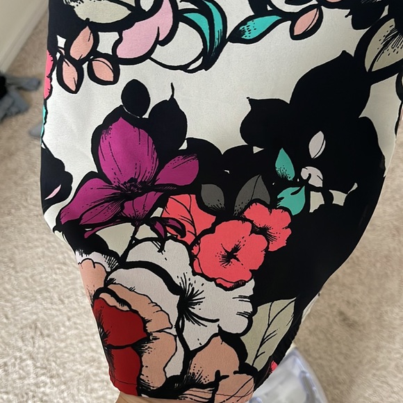 Express floral sexy halter top - Picture 2 of 3